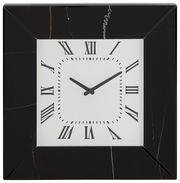 Quadratische Wanduhr mit schwarzem Rahmen und römischen Ziffern, Frontalansicht