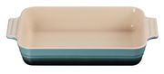Rechteckige Auflaufform in Ocean-Farbe, 25 cm, aus einer leicht erhöhten Perspektive fotografiert.