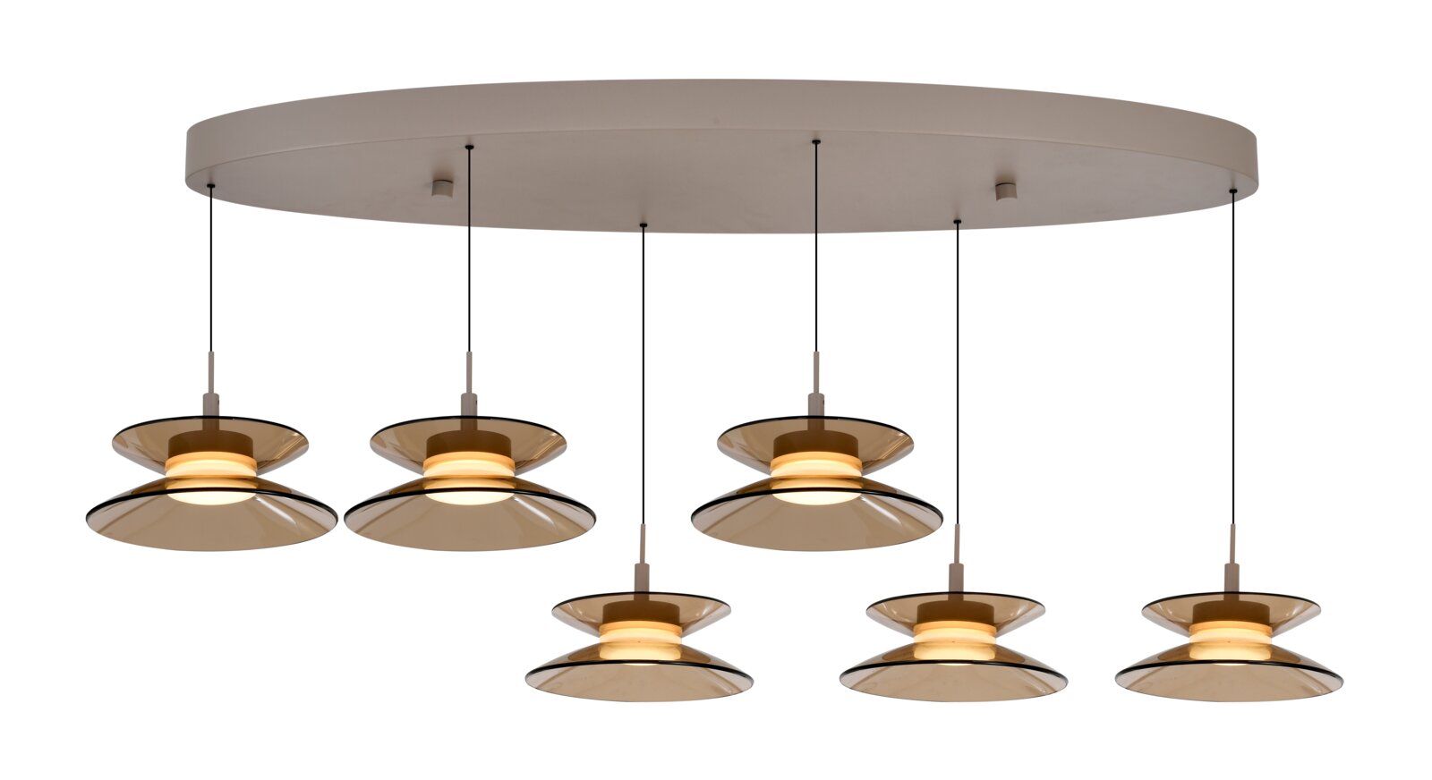 Vooraanzicht van een moderne zeslichts hanglamp met ovale plafondplaat en amberkleurige glazen kappen op verschillende hoogtes