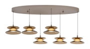 Vooraanzicht van een moderne zeslichts hanglamp met ovale plafondplaat en amberkleurige glazen kappen op verschillende hoogtes