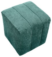 Grüner Hocker aus Stoff in schräger Draufsicht