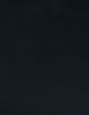 Nahaufnahme von schwarzem Lederbezug eines Drehstuhls