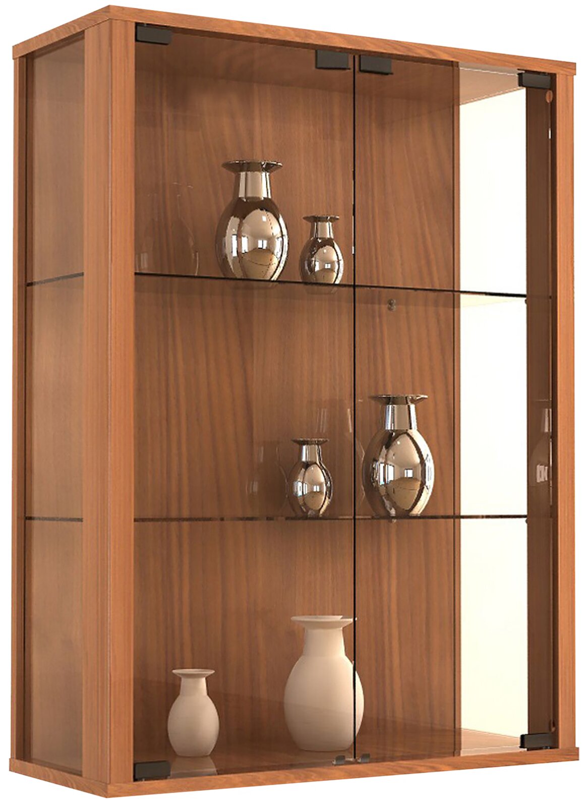 Holz-Glasvitrine mit zwei Glastüren und Glasböden, dekoriert mit Vasen, in schräger Frontansicht (leicht von links)