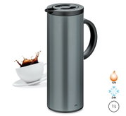 Grijze thermoskan met zwarte handgreep en deksel, zijaanzicht, naast een kopje met opspattende koffie. Houdt dranken 12 uur warm en 24 uur koud, inhoud 1 liter.