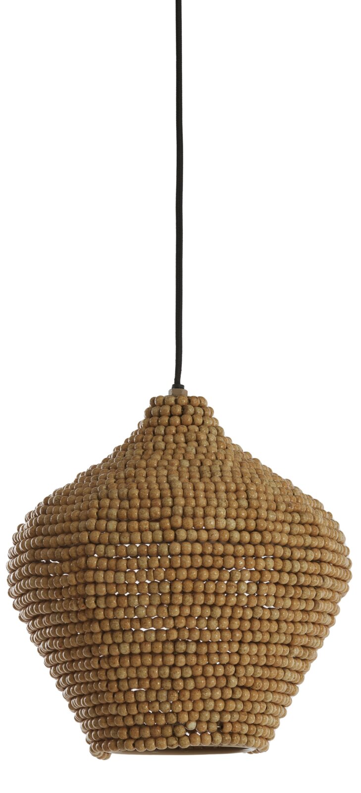 Close-up van een hanglamp van houten kralen, gezien vanaf de zijkant.