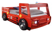 Feuerwehr-Bett in Form eines roten Feuerwehrautos, seitliche Perspektive