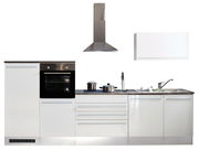 Moderne Küchenzeile in Weiß mit integriertem Backofen, Kochfeld, Dunstabzugshaube und Spüle, frontal betrachtet.