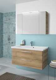 Moderner Badblock mit Holzoptik und weißem Waschbecken, frontal betrachtet