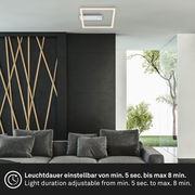 Moderne LED-Deckenleuchte mit Sensor, quadratisches Design, in einem stilvollen Wohnzimmer von unten betrachtet.
