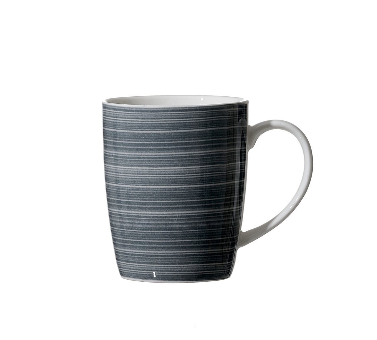 Graue Tasse mit feinen horizontalen Streifen, seitliche Perspektive