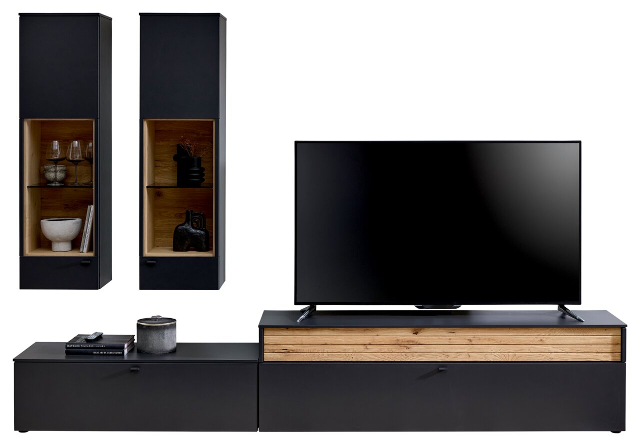 Venjakob Wandkombination LUMEA in moderner Perspektive, bestehend aus zwei hohen Vitrinen und einem TV-Board mit Holz- und Glaselementen.