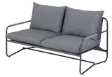 Graue Loungegarnitur mit Metallrahmen und zwei großen Kissen, seitliche Perspektive