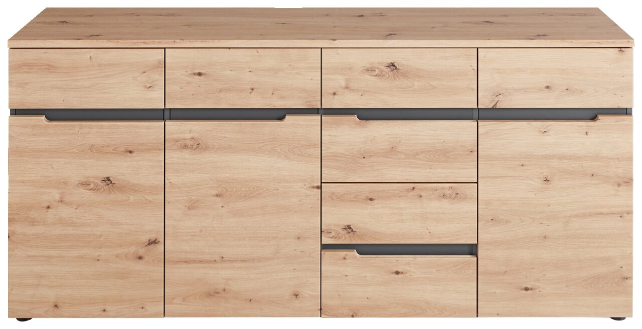 Frontansicht eines XL-Sideboards aus hellem Holz mit mehreren Schubladen und Türen.