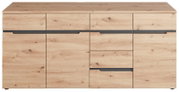 Frontansicht eines XL-Sideboards aus hellem Holz mit mehreren Schubladen und Türen.