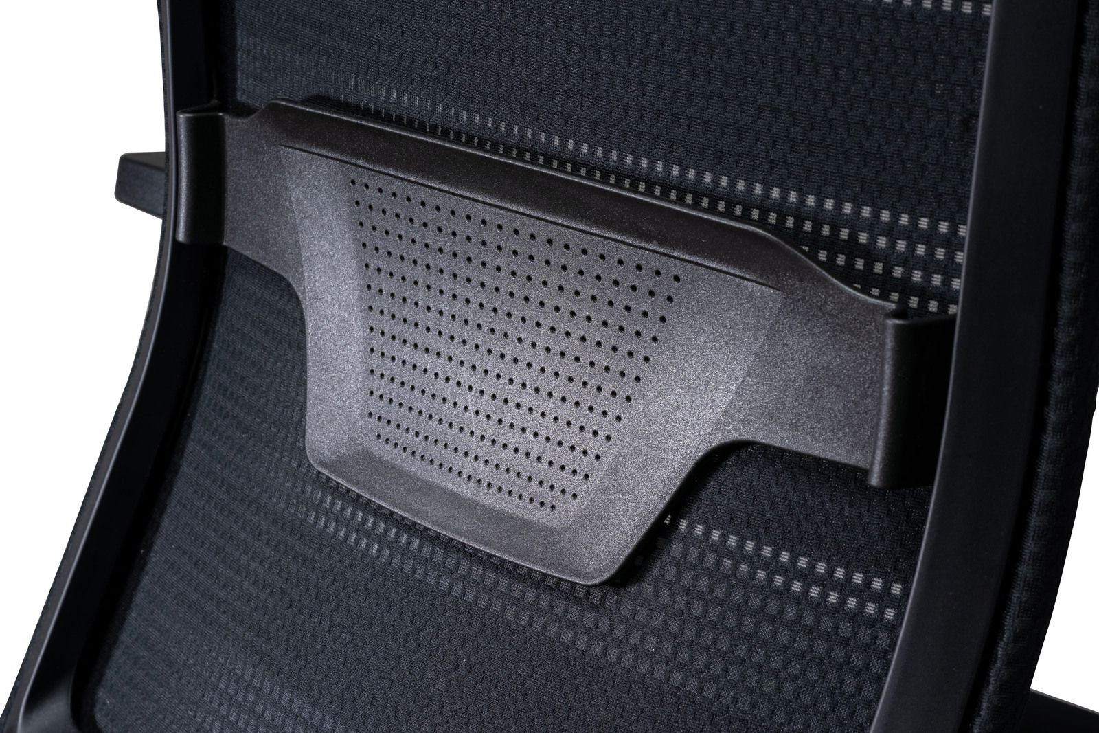 Rückansicht eines Bürostuhls mit ergonomischer Rückenlehne und atmungsaktivem Netzstoff.