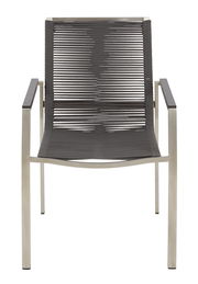 Moderner Gartensessel mit Metallrahmen und geflochtener Sitzfläche, Vorderansicht