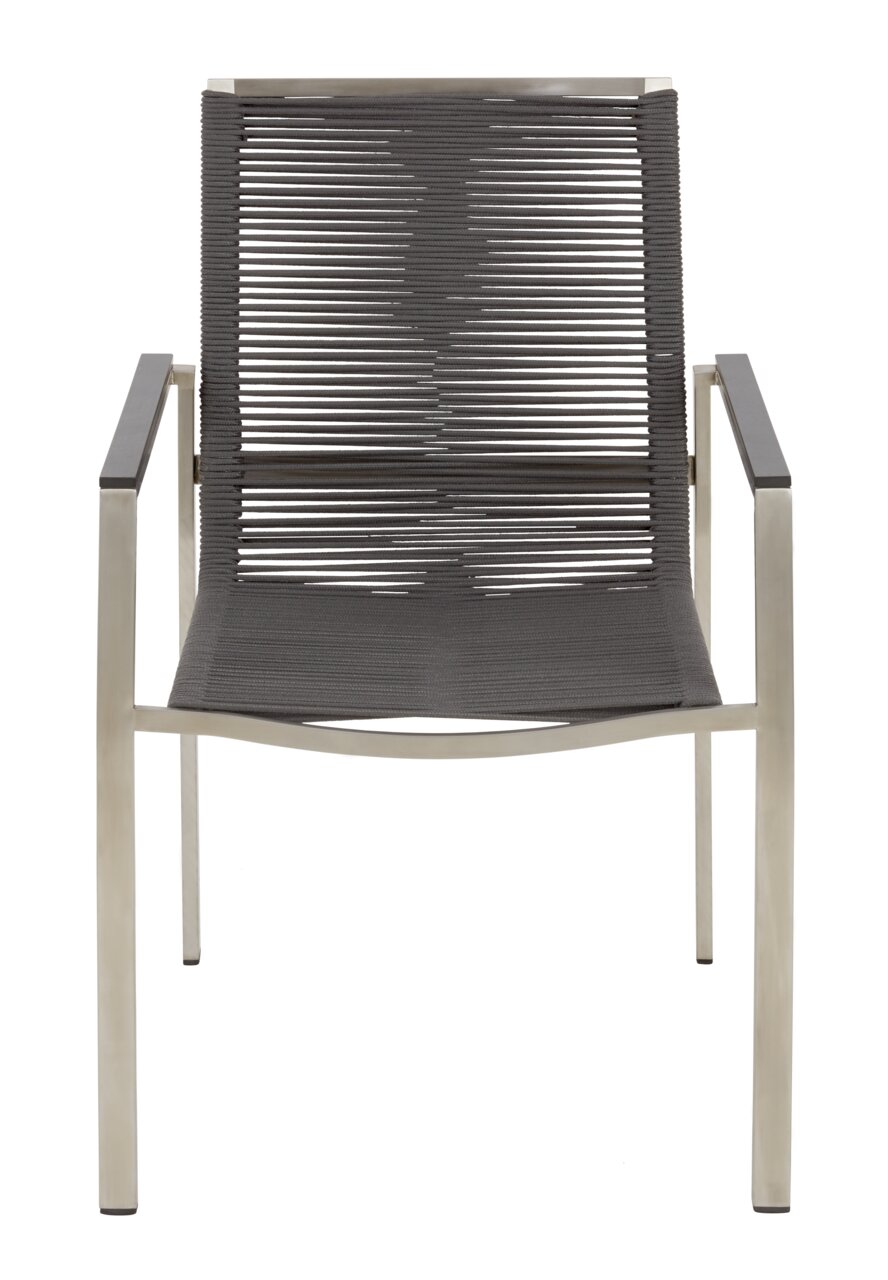 Moderner Gartensessel mit Metallrahmen und geflochtener Sitzfläche, Vorderansicht