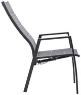 Seitliche Ansicht eines modernen Gartensessels mit grauem Stoffbezug und schwarzem Metallrahmen.