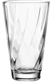 Klares Trinkglas mit gedrehtem Design, seitliche Perspektive