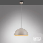 Weiße, halbkugelförmige Pendelleuchte mit langem grauen Kabel und Deckenbaldachin, warm leuchtender Unterseite und E27-Fassung, frontale Ansicht leicht von unten