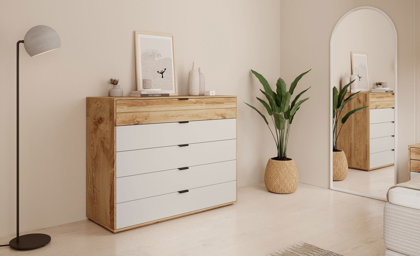 Modernes Sideboard aus Holz mit weißen Schubladen, dekoriert mit Pflanzen und Kunst, in einem stilvollen Raum aus der Frontalperspektive.