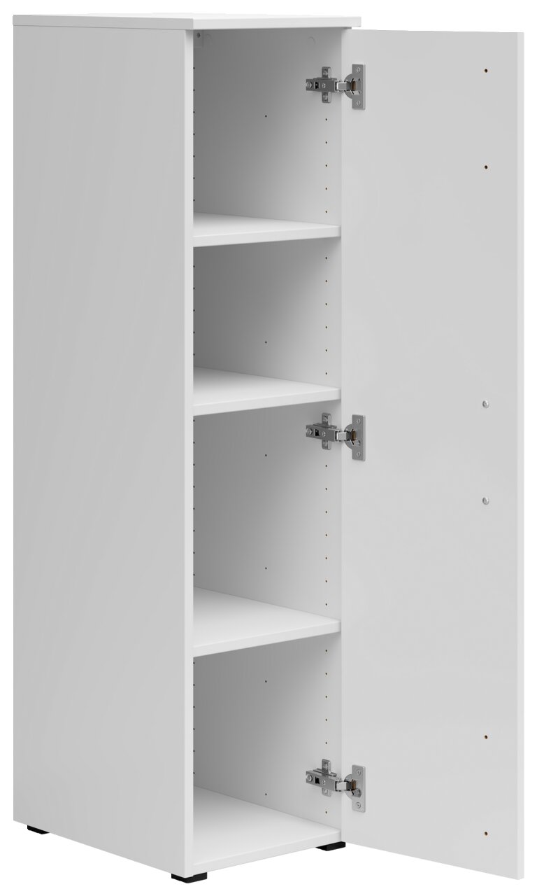 Weißer Mehrzweckschrank mit geöffneter Tür, zeigt drei Einlegeböden, Perspektive von vorne links