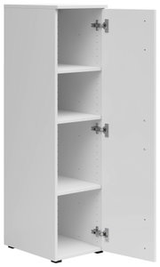 Weißer Mehrzweckschrank mit geöffneter Tür, zeigt drei Einlegeböden, Perspektive von vorne links