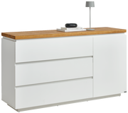 Weißes Sideboard mit Holzplatte, drei Schubladen und einer Tür, seitliche Perspektive