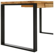 Moderner Schreibtisch mit Holzplatte und schwarzem Metallgestell, seitliche Perspektive