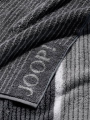 Gästetuch in Nahaufnahme, graue Streifen mit eingewebtem Schriftzug 'JOOP!'