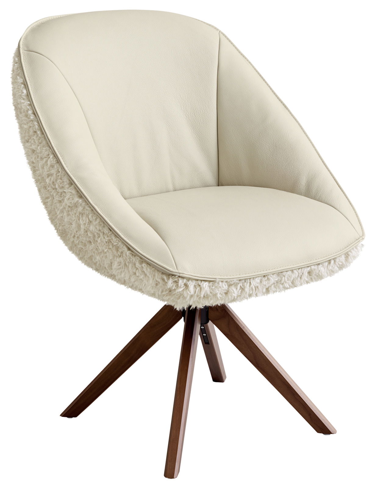 Beiger Armlehnstuhl mit weicher Polsterung und Holzbeinen, seitliche Perspektive