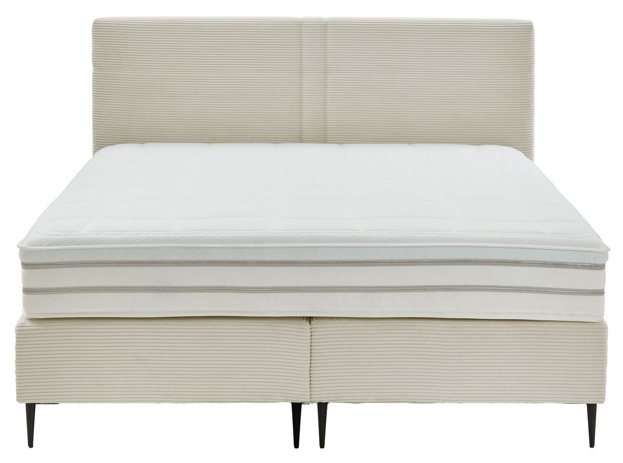 Frontale Ansicht eines eleganten Boxspringbetts mit gestepptem Kopfteil und schlanken schwarzen Beinen.