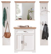 Garderoben-Set in Frontalansicht mit zwei weißen Paneelen, einem Spiegel und einem weißen Schrank mit Holzoberfläche. Dekorative Elemente und Haken für Kleidung und Accessoires sind sichtbar.