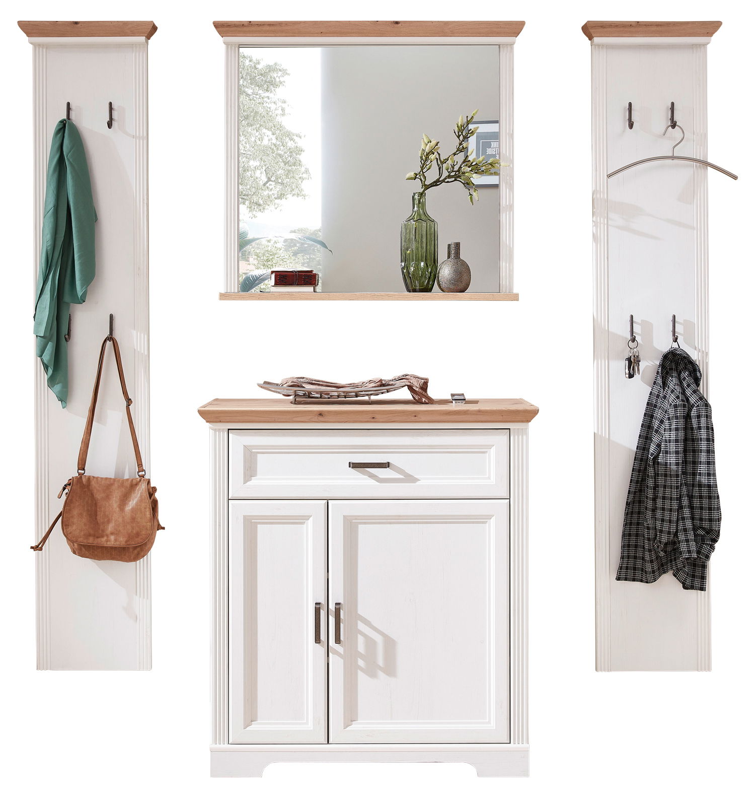 Garderoben-Set in Frontalansicht mit zwei weißen Paneelen, einem Spiegel und einem weißen Schrank mit Holzoberfläche. Dekorative Elemente und Haken für Kleidung und Accessoires sind sichtbar.