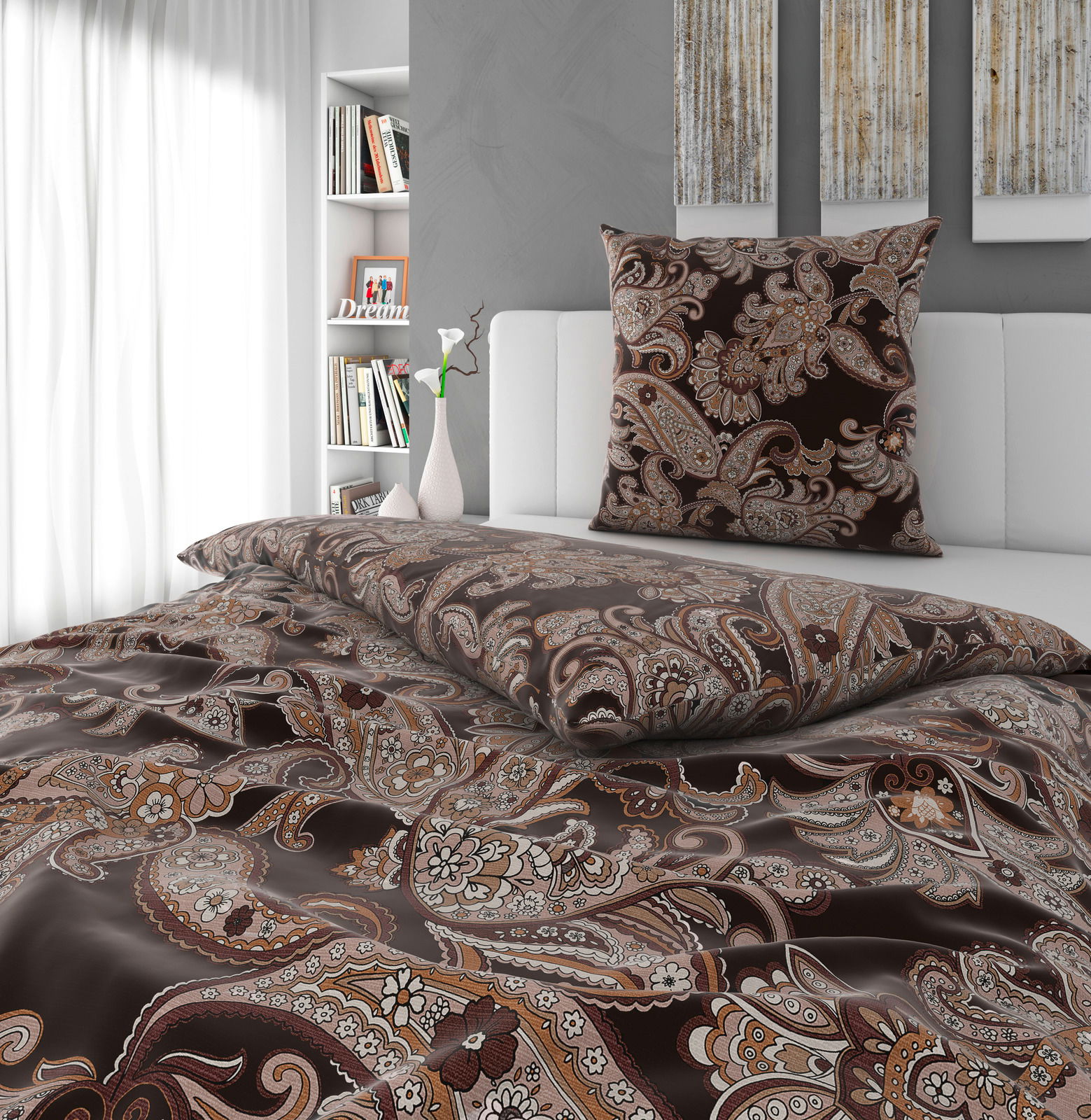Bettwäsche-Set mit braunem Paisley-Muster auf einem Bett, seitliche Perspektive