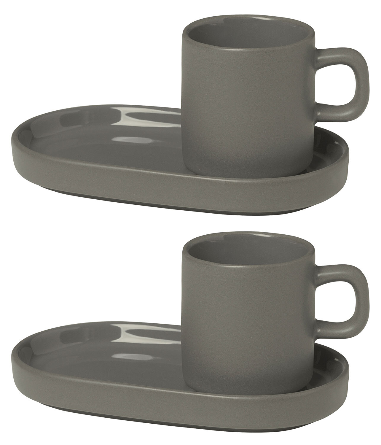 Set aus zwei grauen Espressotassen mit Untertassen, seitliche Perspektive