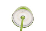 Groene accu-tafellamp, gezien van onderaf, met de led-opstelling en de oplaadaansluiting.
