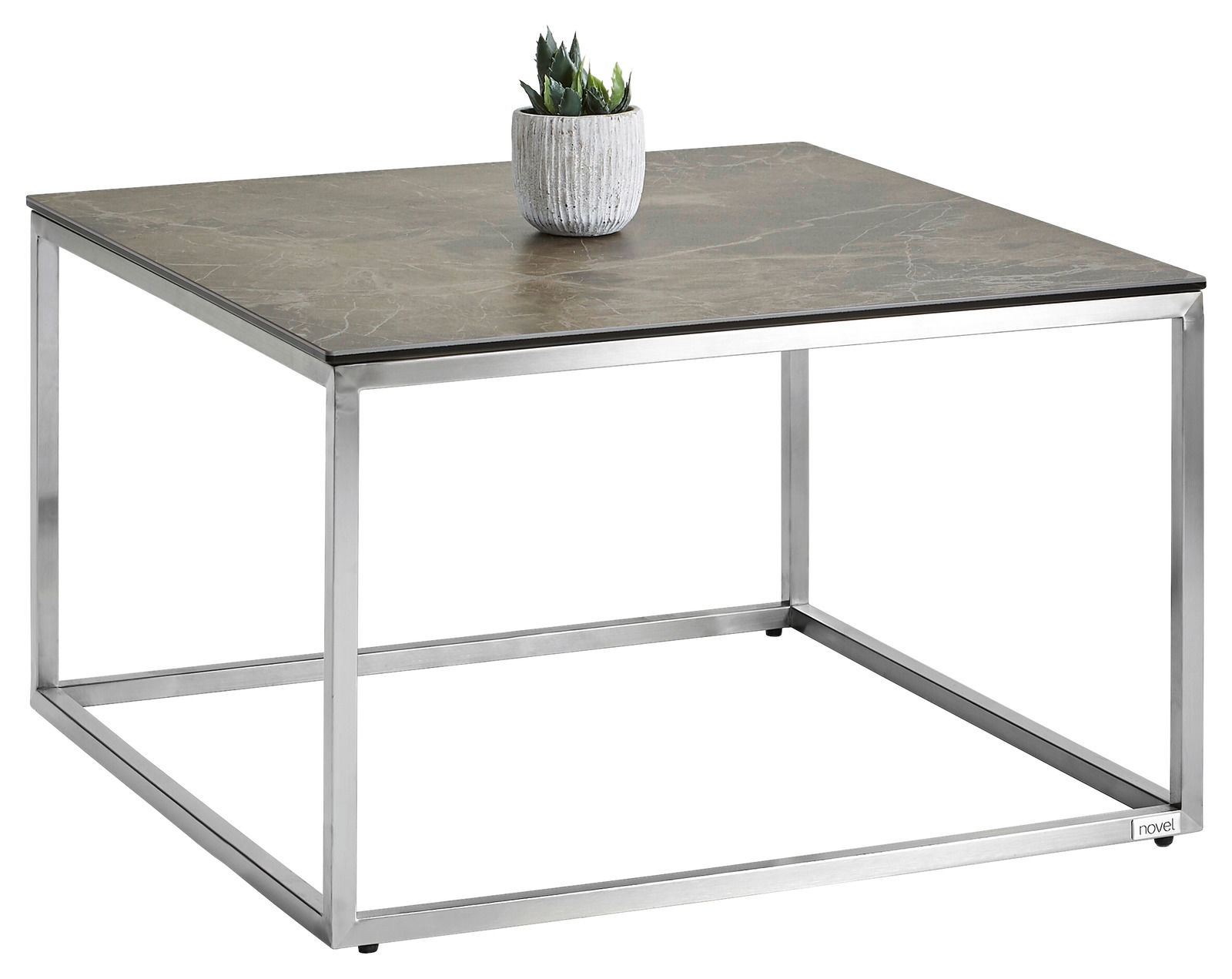Moderner quadratischer Beistelltisch mit Metallrahmen und Marmorplatte, seitliche Perspektive, dekoriert mit einem kleinen Pflanzentopf.