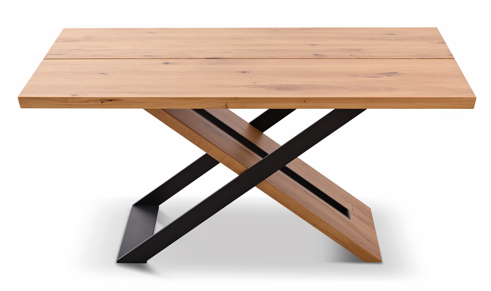 Moderne eettafel met houten blad en gekruist metalen onderstel, zijaanzicht