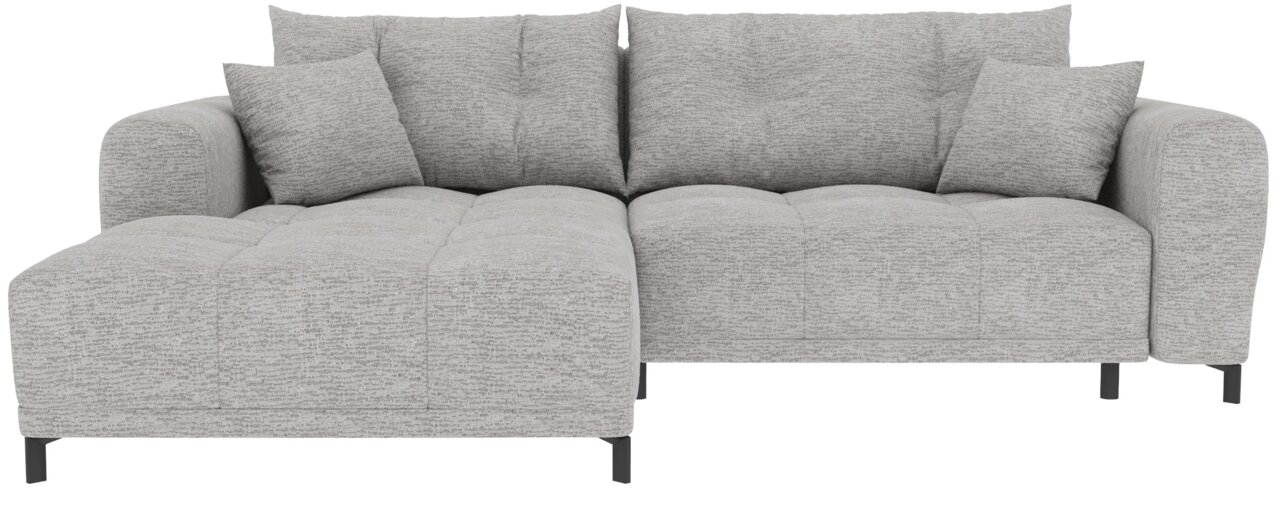 Hellgraues, gepolstertes Ecksofa mit linksseitiger Ottomane, breiten Armlehnen, gesteppten Sitzkissen und mehreren Rückenkissen, Frontansicht auf weißem Hintergrund