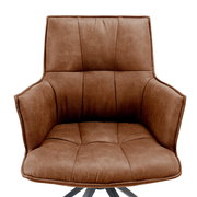 Brauner Sessel aus der Frontperspektive mit gepolstertem Sitz und Armlehnen.