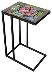 Schwarzer Beistelltisch mit rechteckiger Tischplatte und farbigem Minecraft-Motiv, Metallgestell mit rechteckigem Standfuß, schräg von oben in 3/4-Perspektive dargestellt