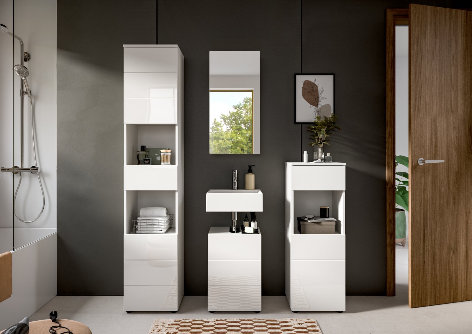 Moderne Badkombination mit weißem Hochglanz-Finish, bestehend aus einem hohen Schrank, einem Waschbecken mit Unterschrank und einem weiteren Schrank, frontal betrachtet.