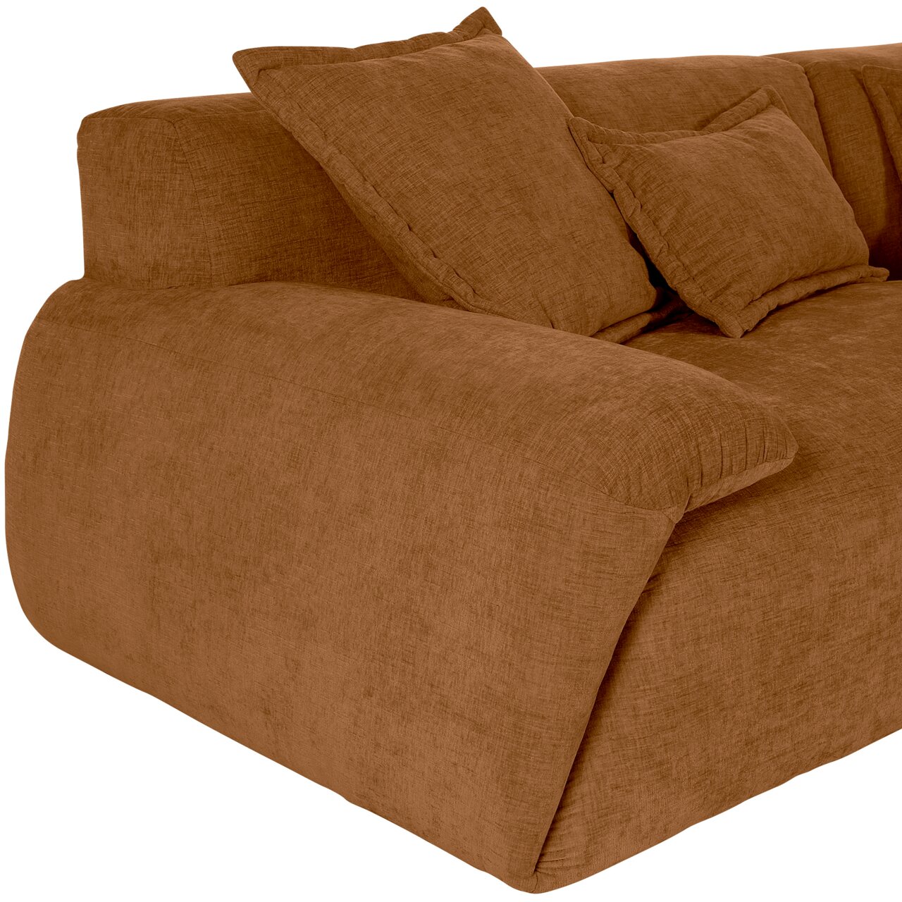 Braunes Sofa mit abgerundeter Ecke und zwei Kissen, seitliche Perspektive