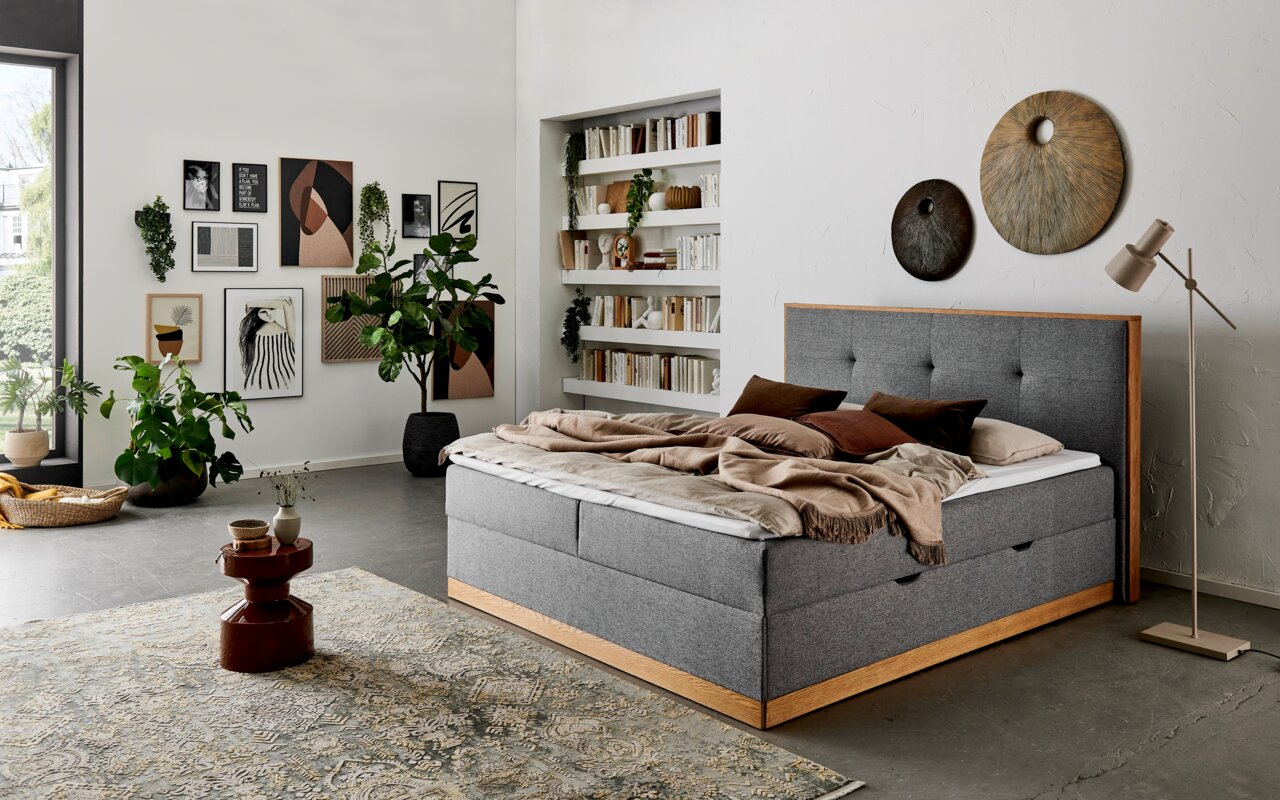 Z2 Boxbett JOLINE Modernes Boxbett in einem stilvoll eingerichteten Schlafzimmer, seitliche Perspektive