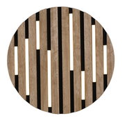 Ronde houten plafondlamp met smalle, verticale lichtstrepen, gezien van onderaf.