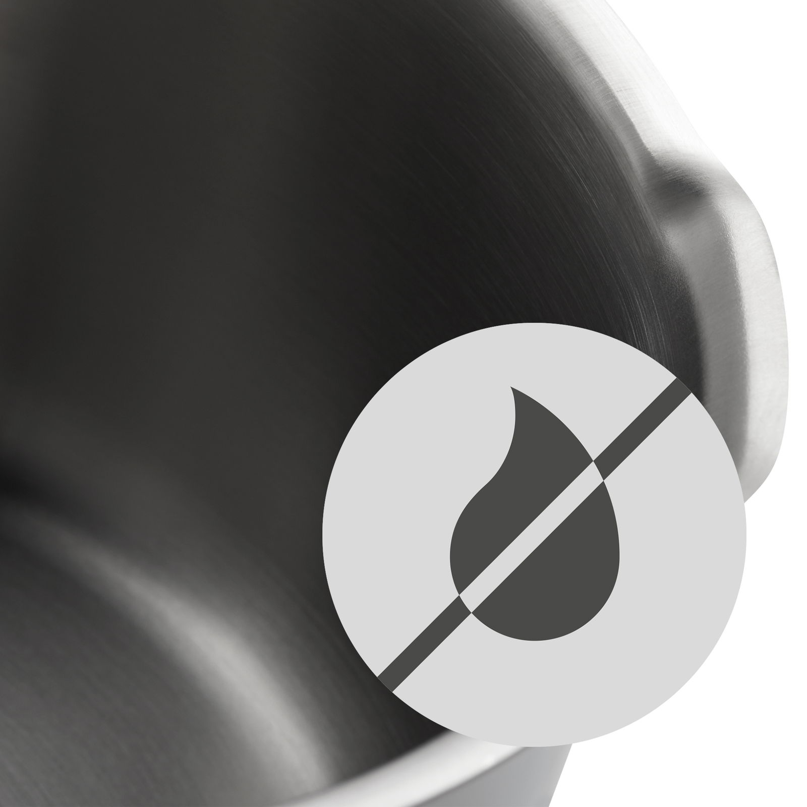 Nahaufnahme eines Topfes aus Edelstahl mit einem Symbol für tropffreies Ausgießen.