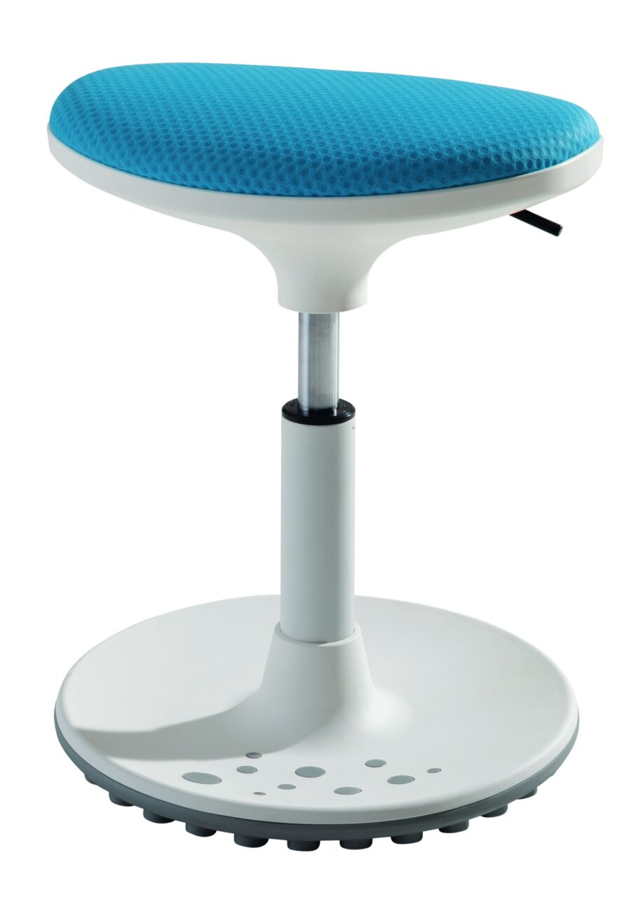 Moderner Kinderhocker mit blauem Sitzpolster, verstellbarer Höhe und runder Basis, seitliche Perspektive