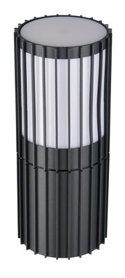Zylindrische Außenwandleuchte mit vertikalen Streben, seitliche Perspektive