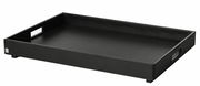 Schwarzes Tablett XL mit strukturiertem Boden und seitlichen Griffen, perspektivisch von schräg oben fotografiert.